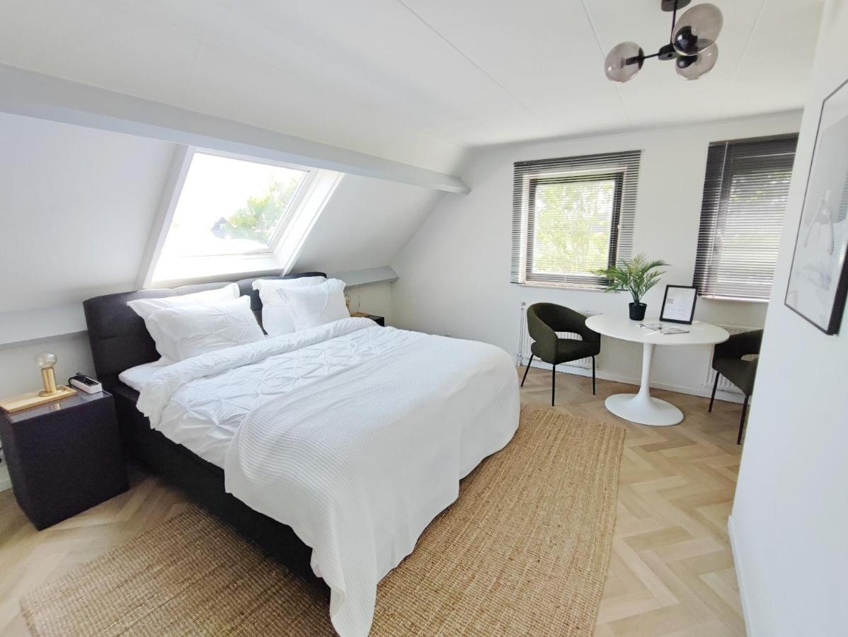 Guesthouse At The Amstel River With 2Br 2Ba And Garden Amstelveen Ngoại thất bức ảnh