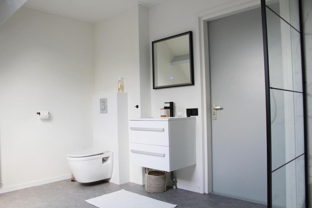 Guesthouse At The Amstel River With 2Br 2Ba And Garden Amstelveen Ngoại thất bức ảnh